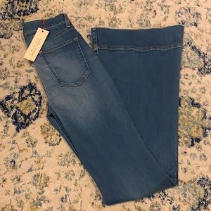Alice & Olivia Flare Jeans 26 With Tags